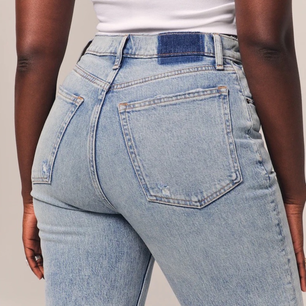 ✨ Abercrombie & Fitch ✨ 90s straight ultra high rise curve love jeans - size 26